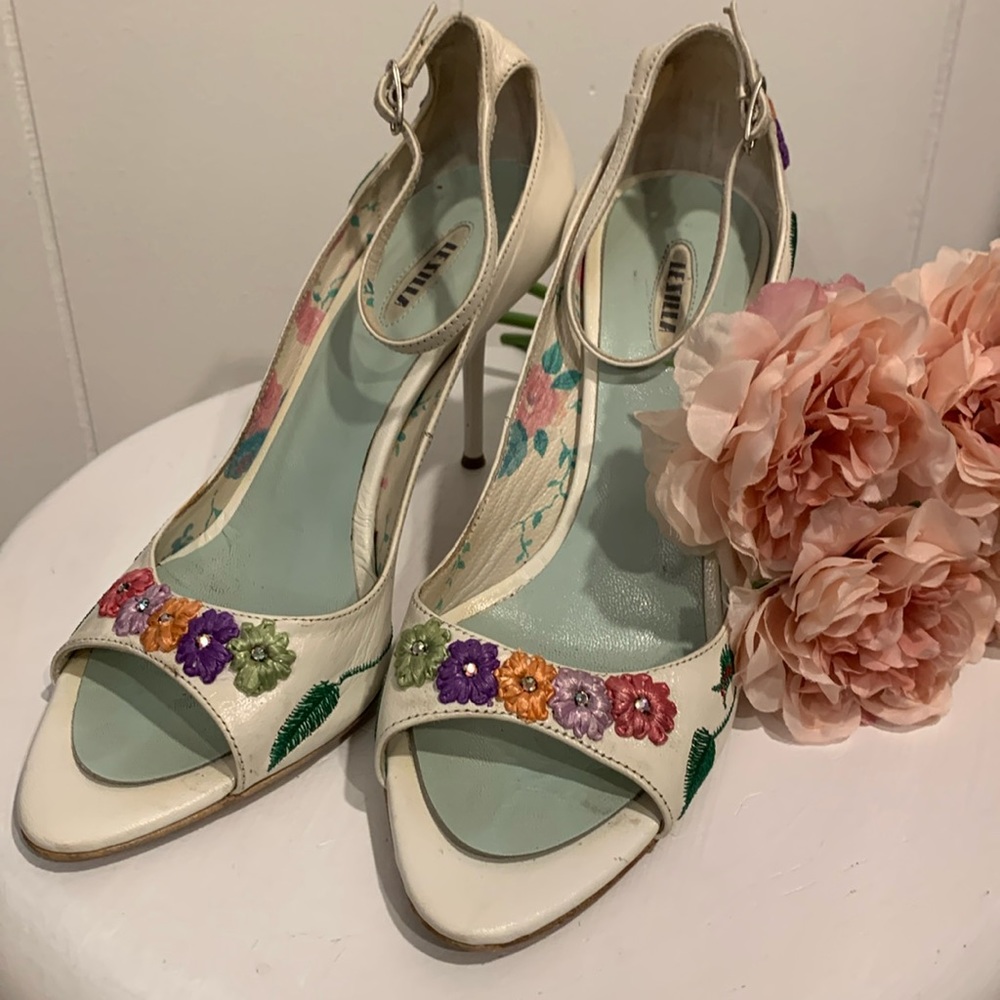 LeSilla Italian Heeled Sandals Flowers Rhinestones Size 36